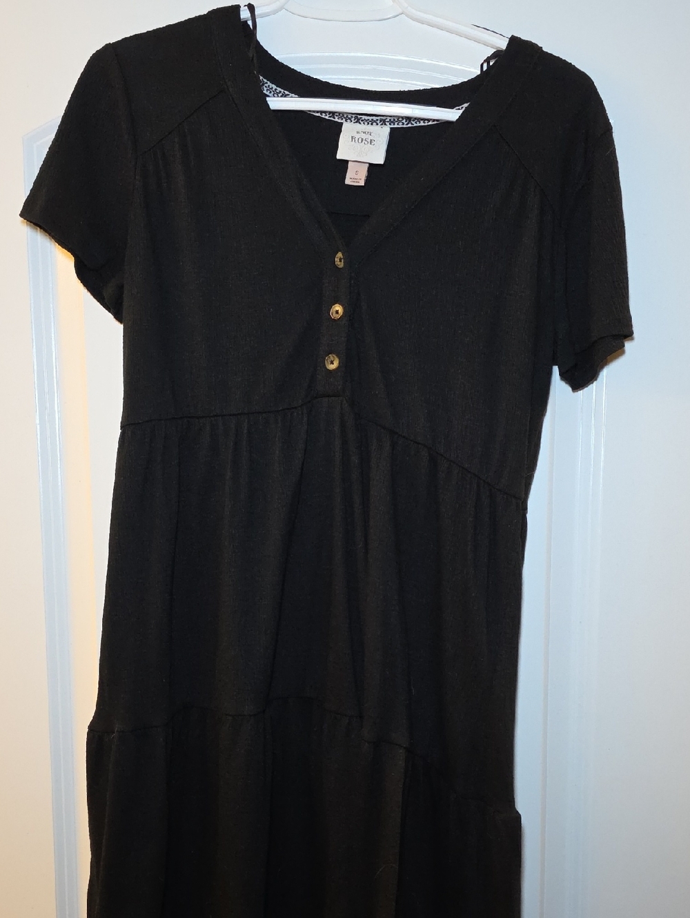Knox Rose Black Short-Sleeve Tiered V-Neck Dress